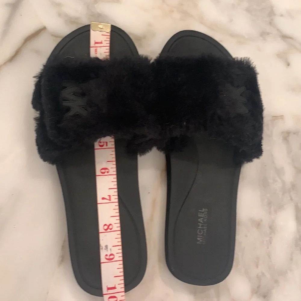 Michael Kors black faux fur Slides - Picture 6 of 6